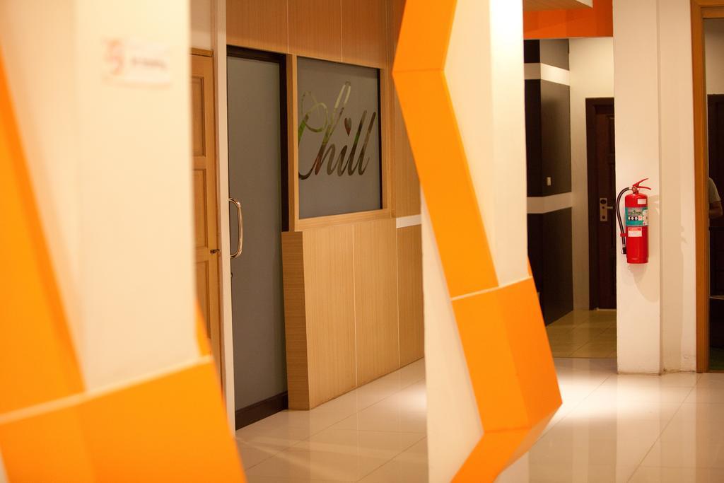 Chill Patong Hotel Exterior photo