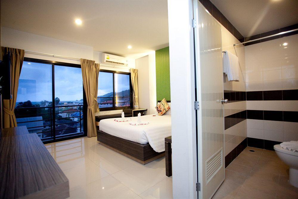 Chill Patong Hotel Exterior photo