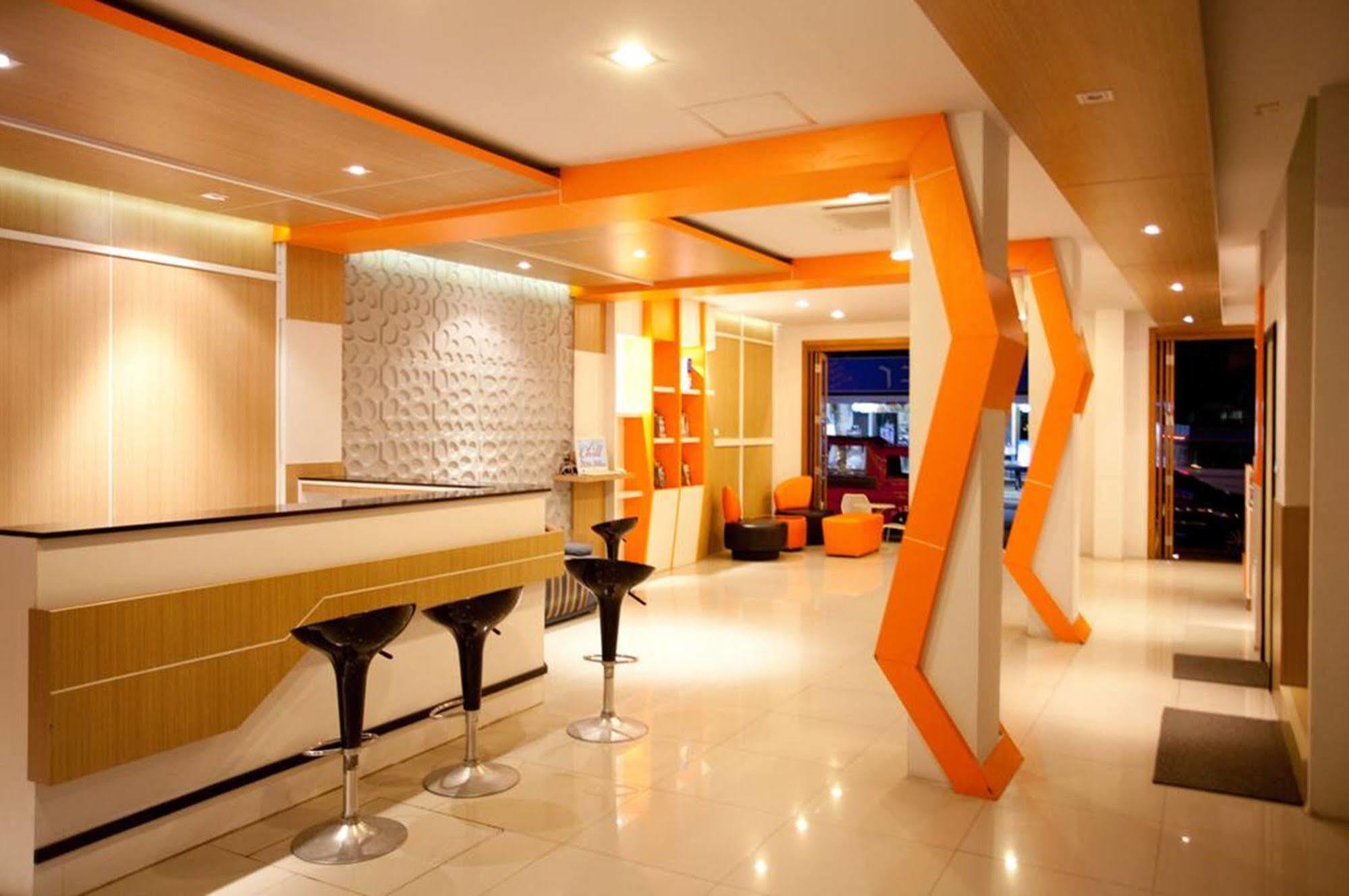 Chill Patong Hotel Exterior photo